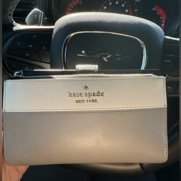 Kate Spade Wallet - Picture 1 of 8